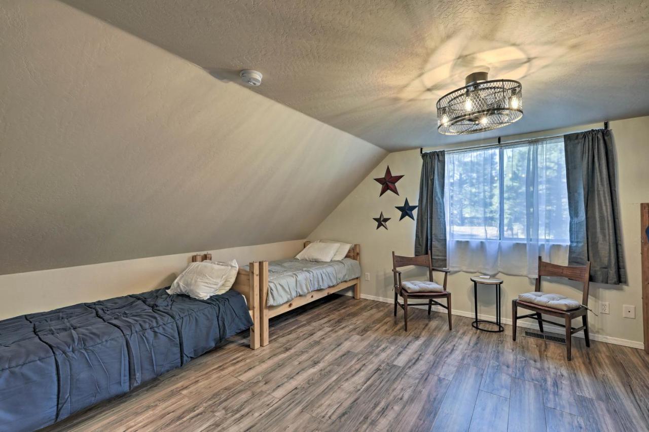 Family-Friendly Forested Home With Snow Play Area! แฟลกสตาฟ ภายนอก รูปภาพ