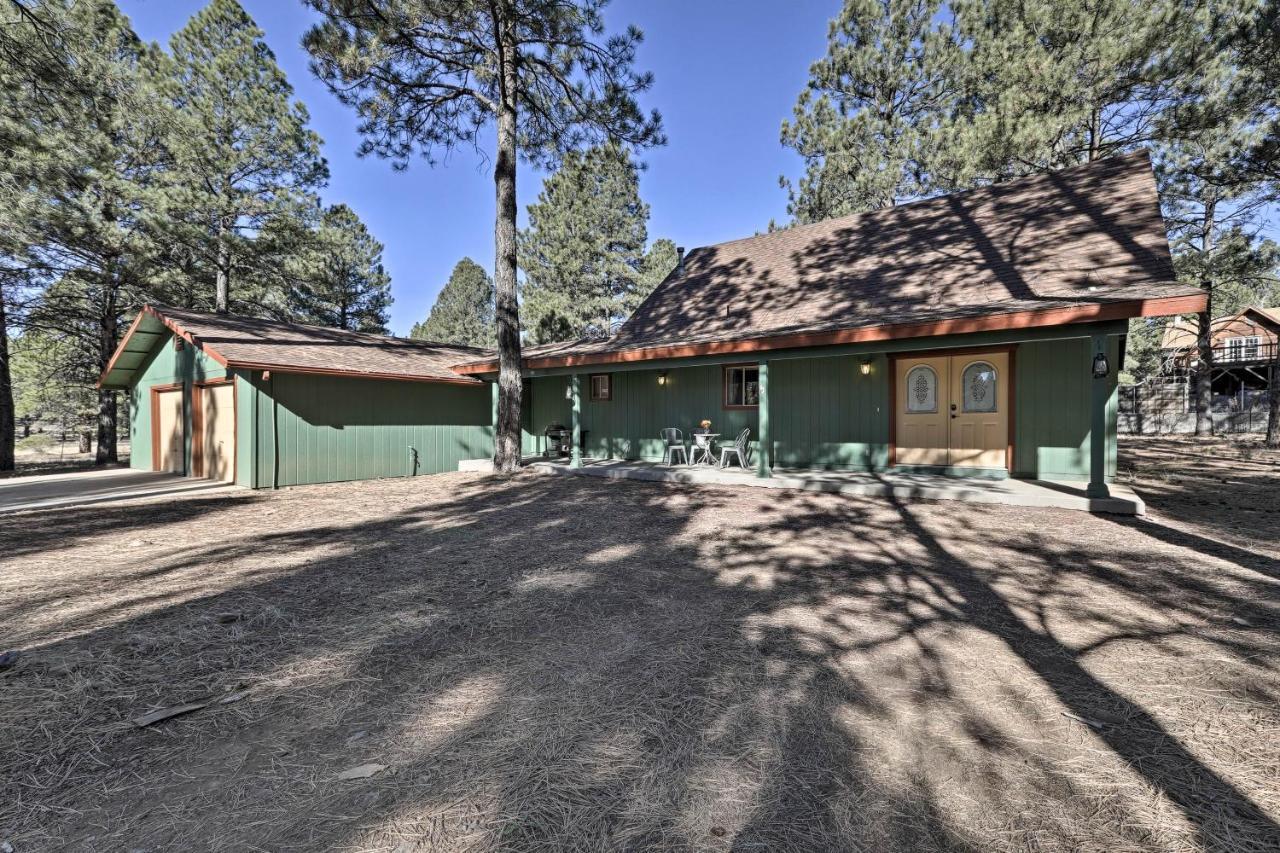 Family-Friendly Forested Home With Snow Play Area! แฟลกสตาฟ ภายนอก รูปภาพ