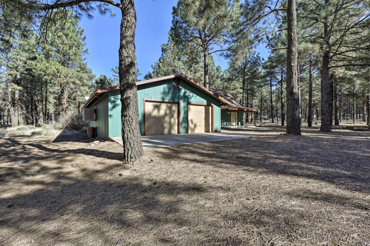 Family-Friendly Forested Home With Snow Play Area! แฟลกสตาฟ ภายนอก รูปภาพ